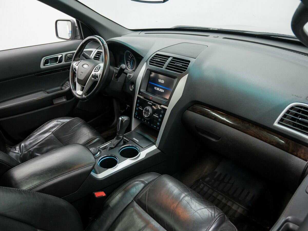 Ford Explorer б/у, 2013, Автоматическая. Фото: #6