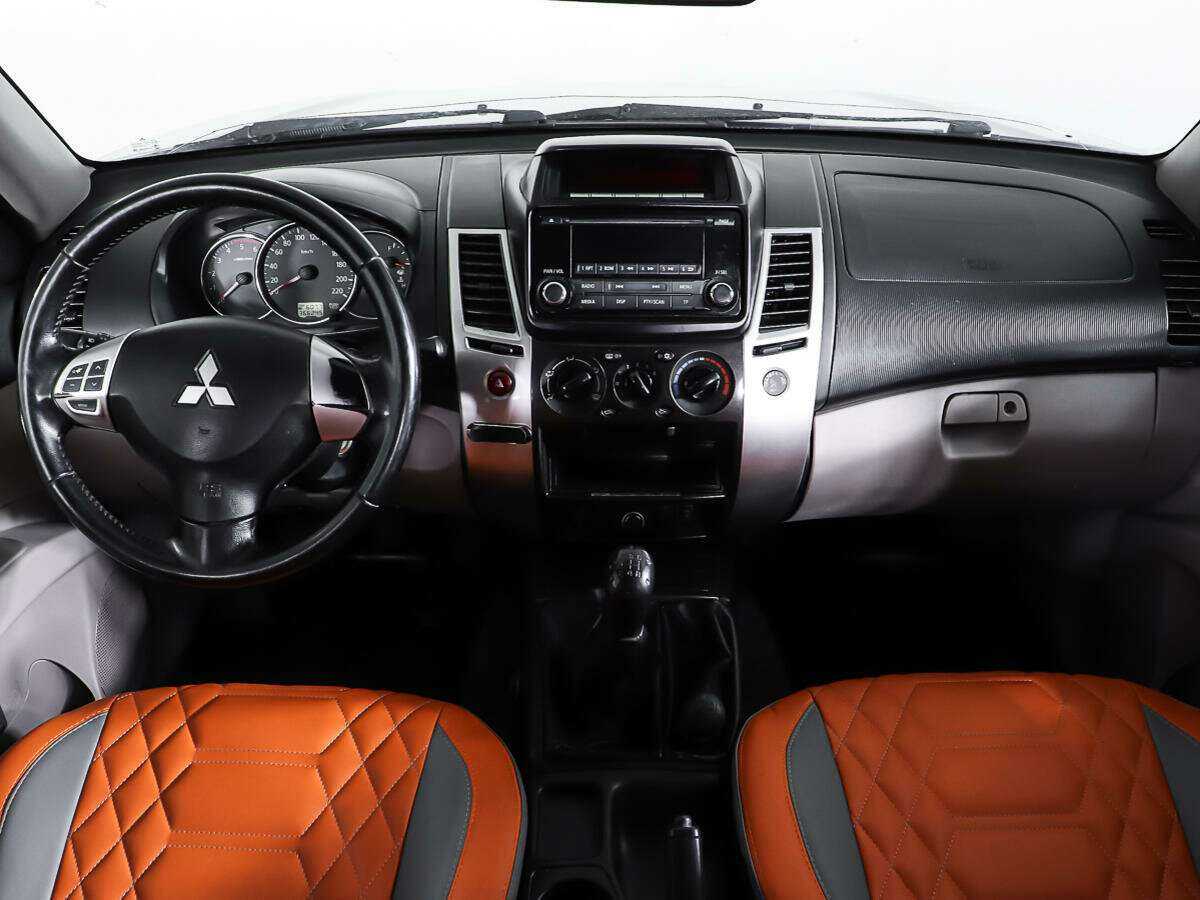 Mitsubishi Pajero Sport б/у, 2014, Механическая. Фото: #12