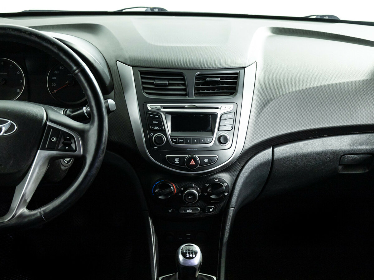 Hyundai Solaris б/у, 2015, Механическая. Фото: #12