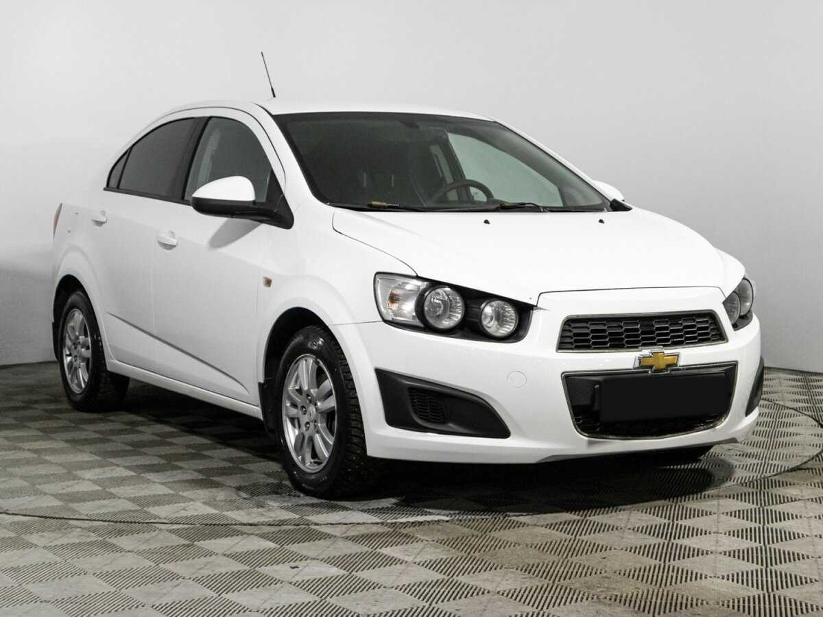 Chevrolet Aveo б/у, 2015, Автоматическая. Фото: #2