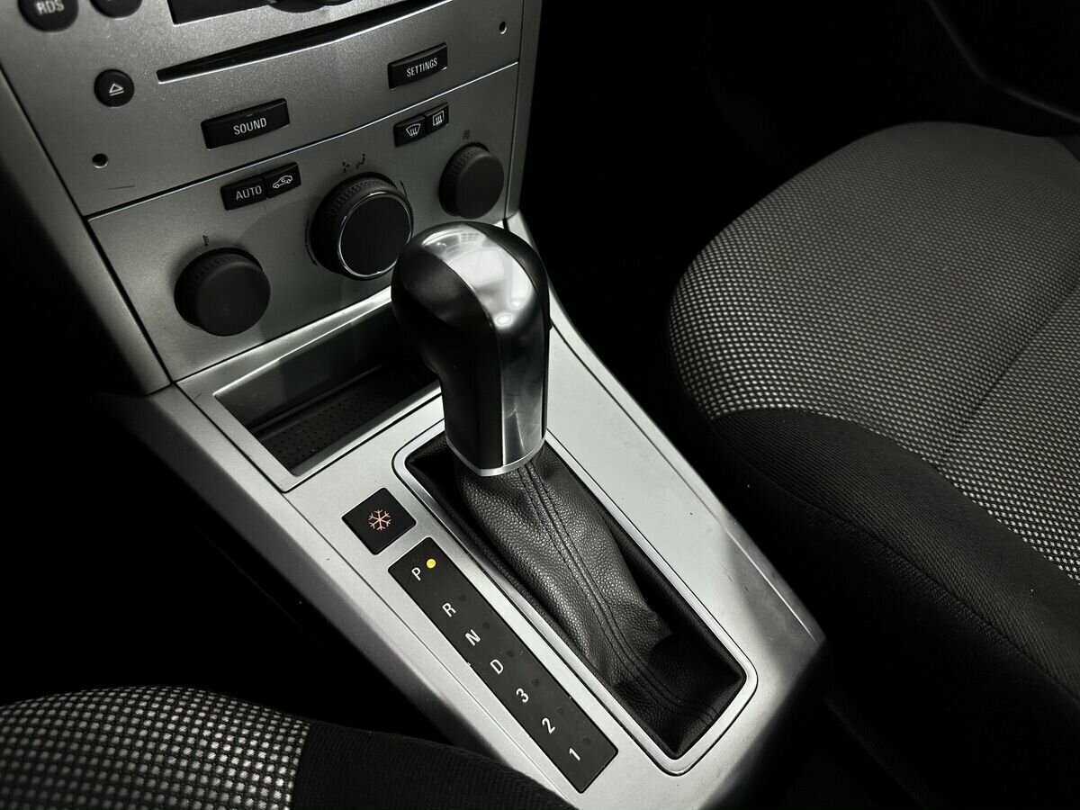 Opel Astra б/у, 2014, Автоматическая. Фото: #10