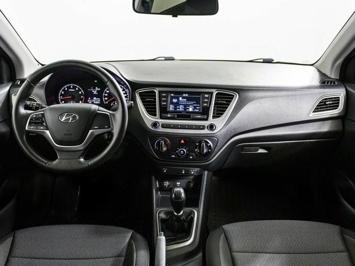 Hyundai Solaris б/у, 2021, Механическая. Фото: #13