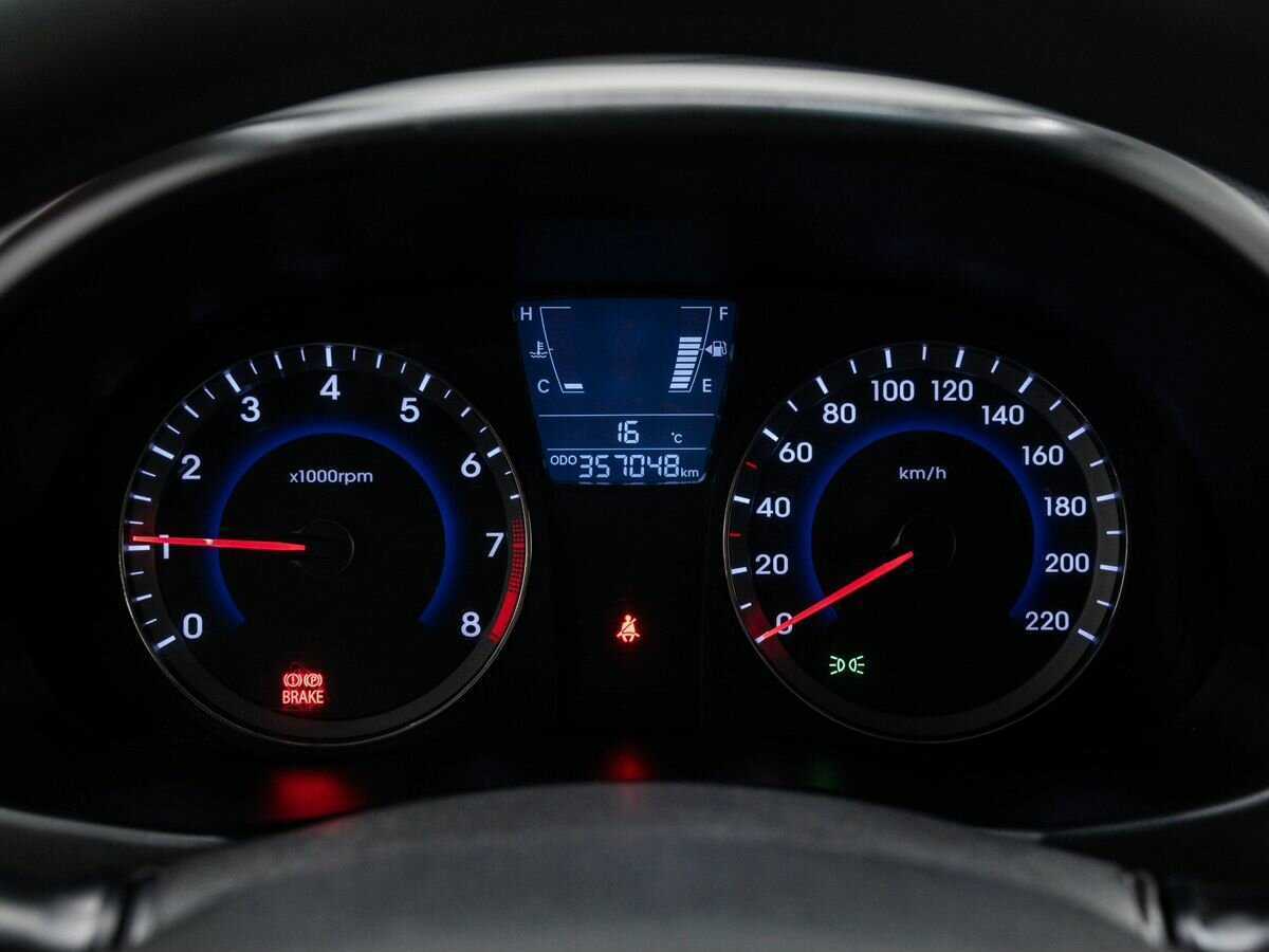 Hyundai Solaris б/у, 2013, Механическая. Фото: #18