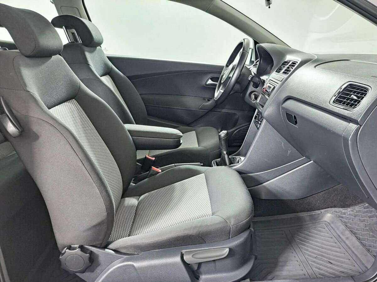 Volkswagen Polo б/у, 2012, Механическая. Фото: #8