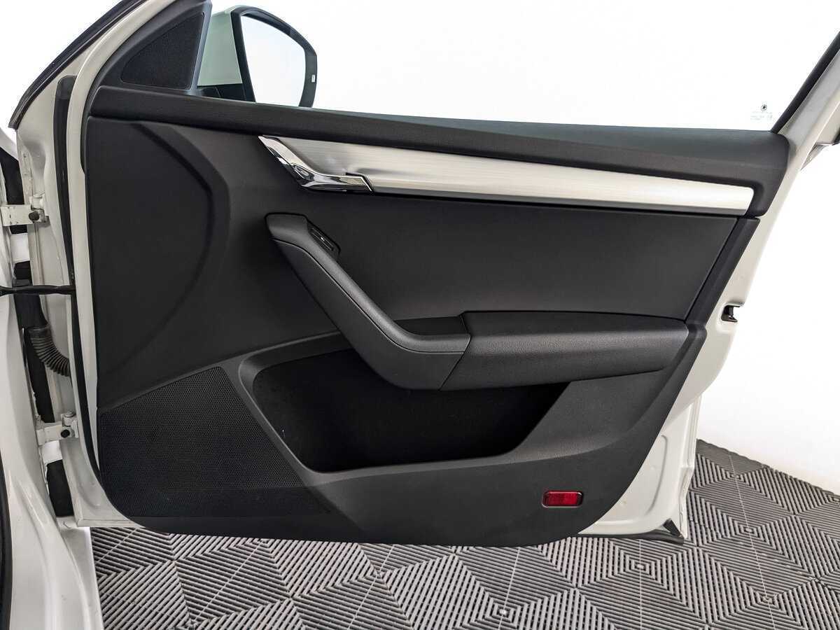 Skoda Octavia б/у, 2017, Механическая. Фото: #19