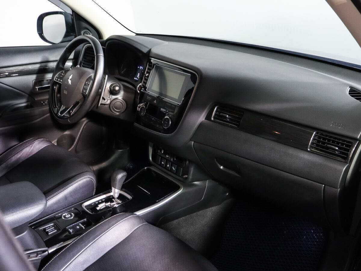 Mitsubishi Outlander б/у, 2018, Автоматическая. Фото: #6