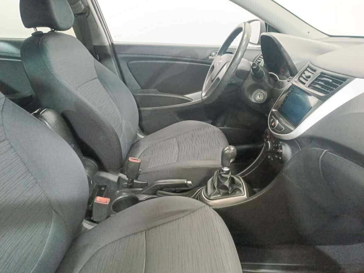 Hyundai Solaris б/у, 2016, Механическая. Фото: #9