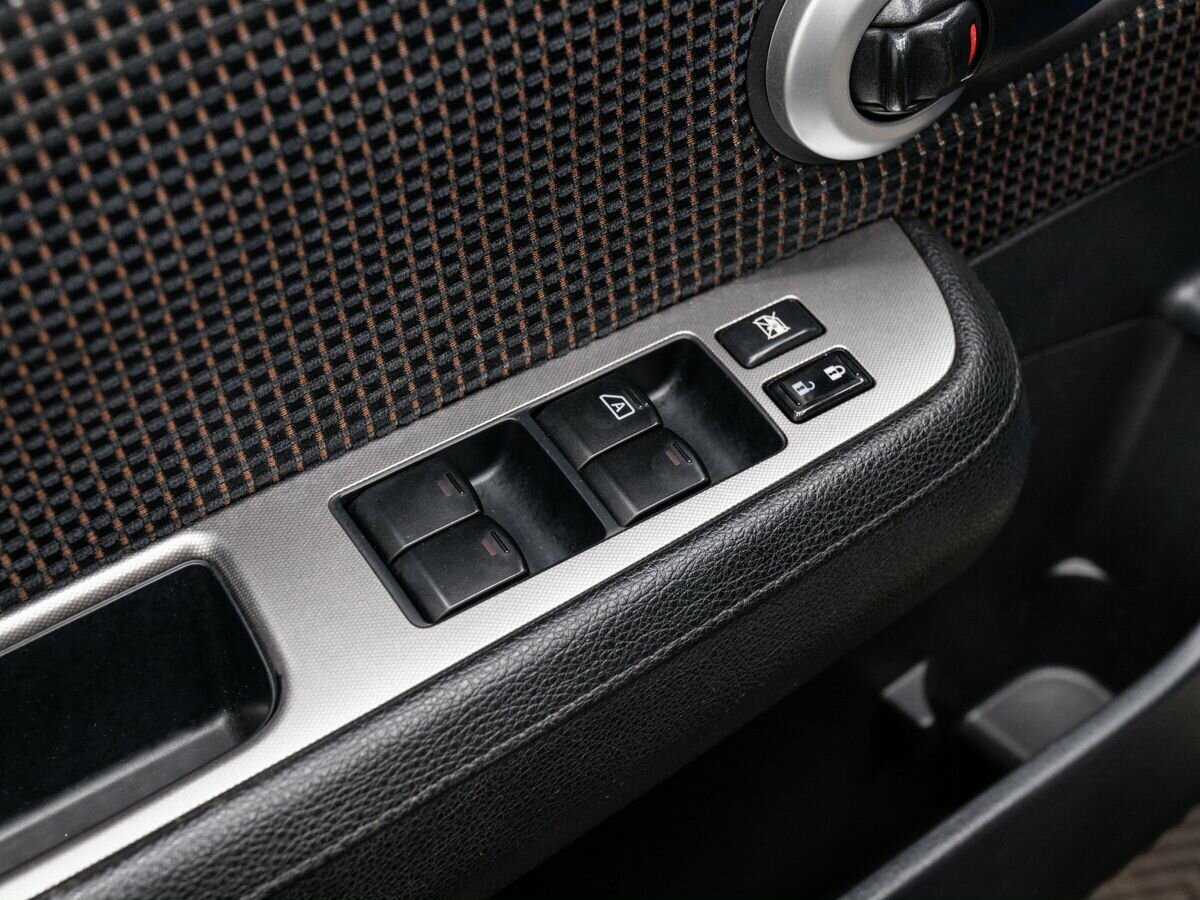 Nissan Tiida б/у, 2012, Механическая. Фото: #15