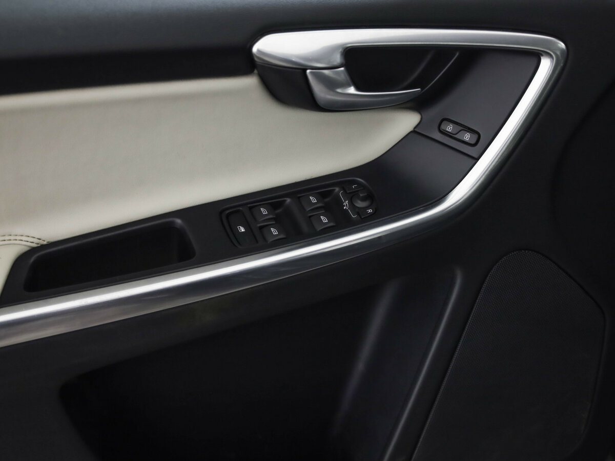 Volvo XC60 б/у, 2013, Автоматическая. Фото: #18
