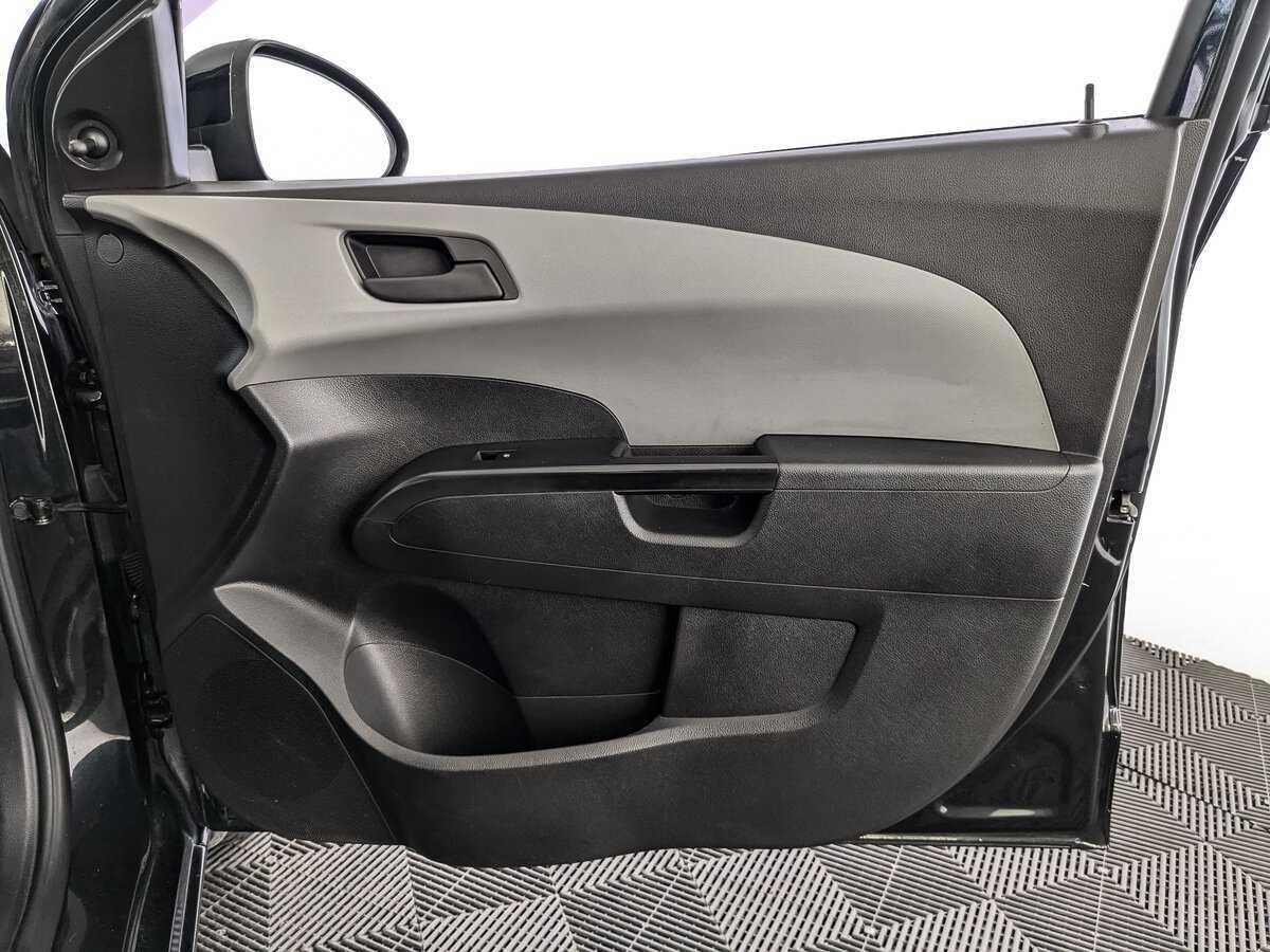 Chevrolet Aveo б/у, 2014, Механическая. Фото: #19