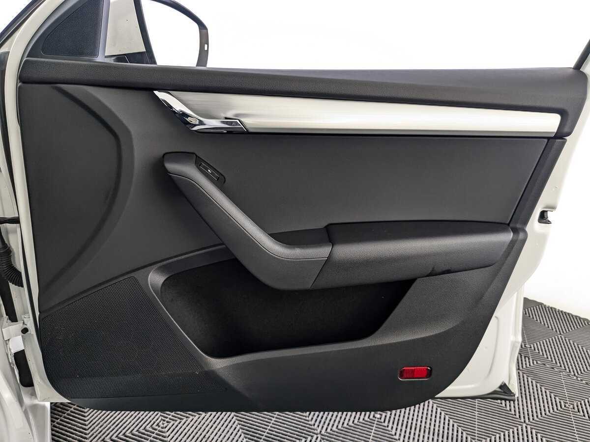 Skoda Octavia б/у, 2019, Механическая. Фото: #18