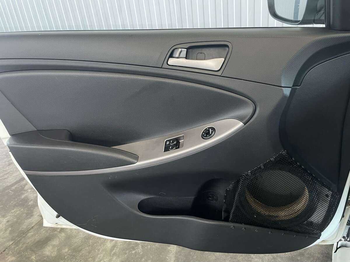 Hyundai Solaris б/у, 2014, Механическая. Фото: #18