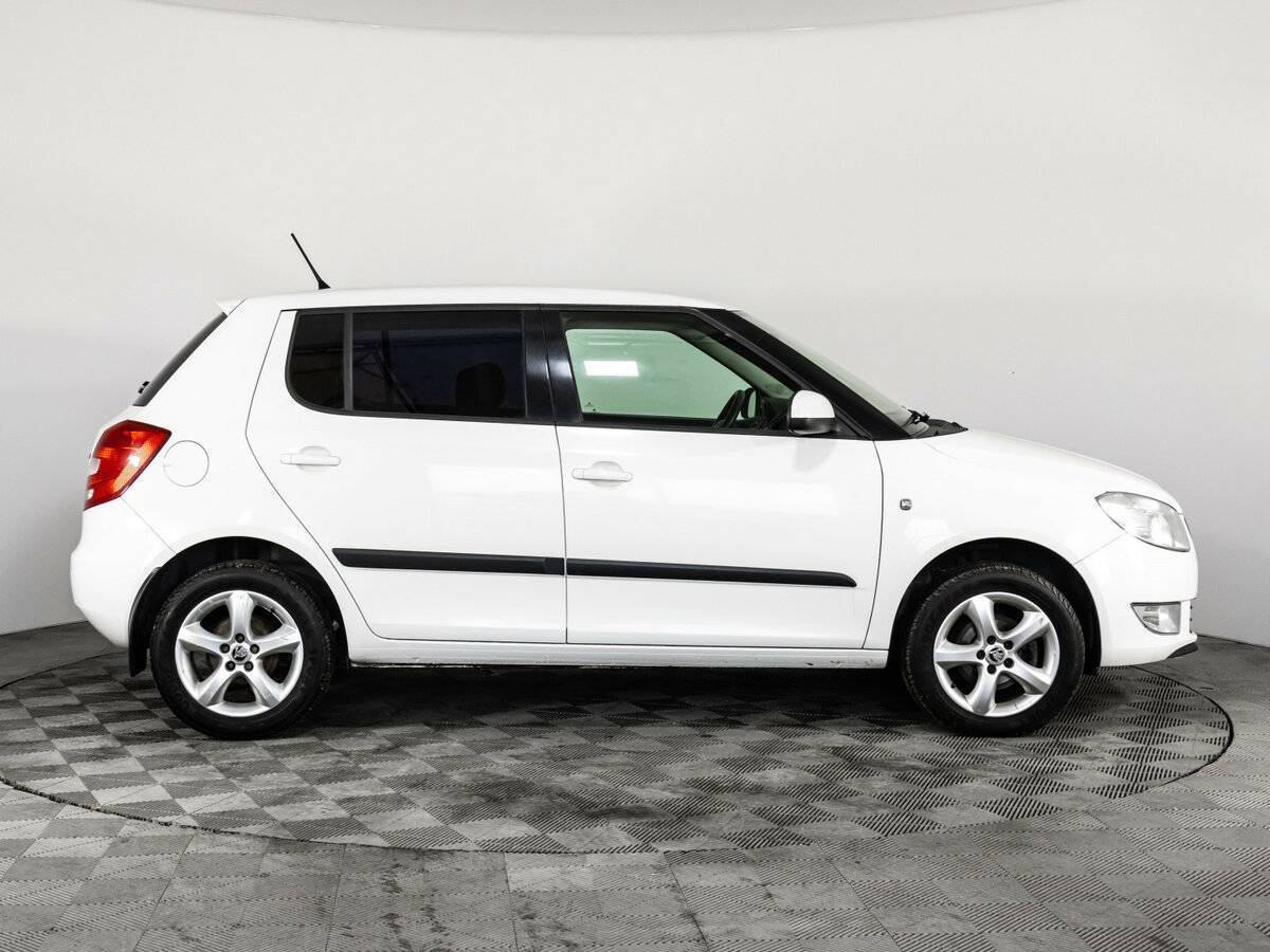 Skoda Fabia б/у, 2013, Автоматическая. Фото: #3