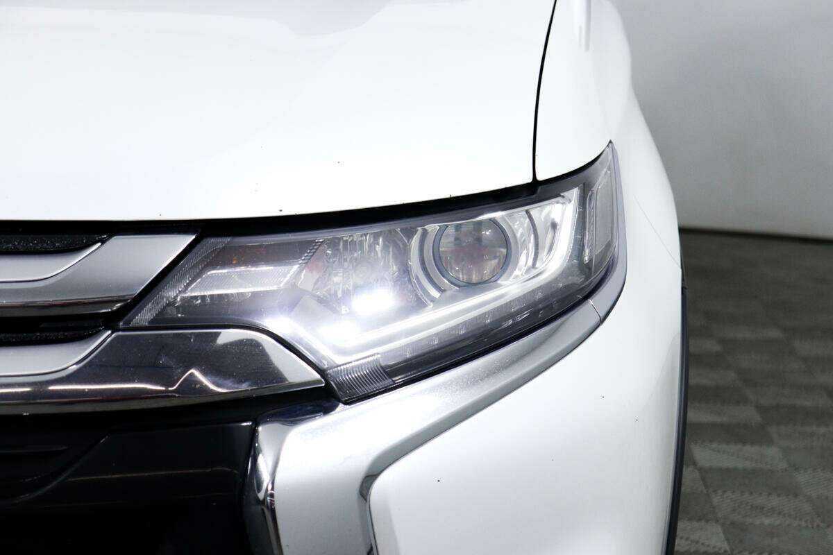 Mitsubishi Outlander б/у, 2018, Вариатор. Фото: #12