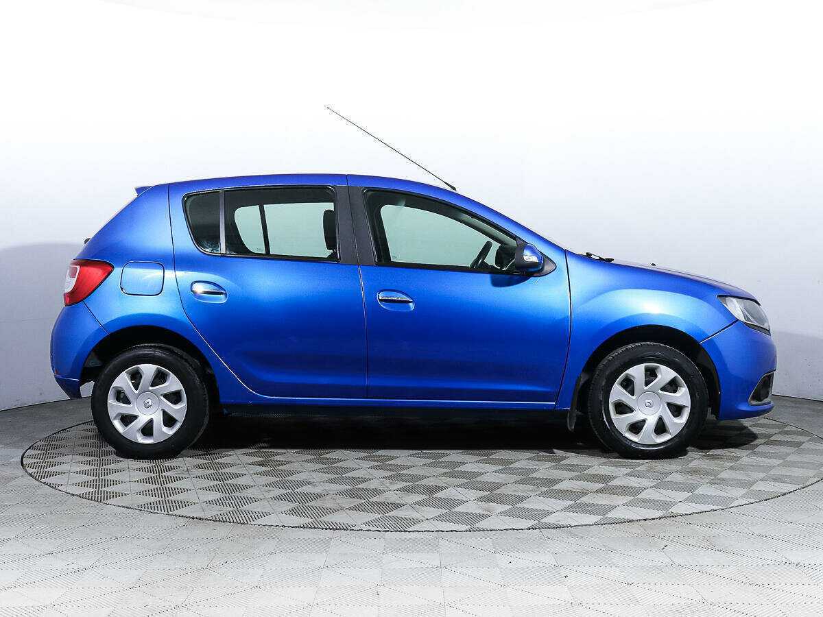 Renault Sandero б/у, 2016, Механическая. Фото: #2