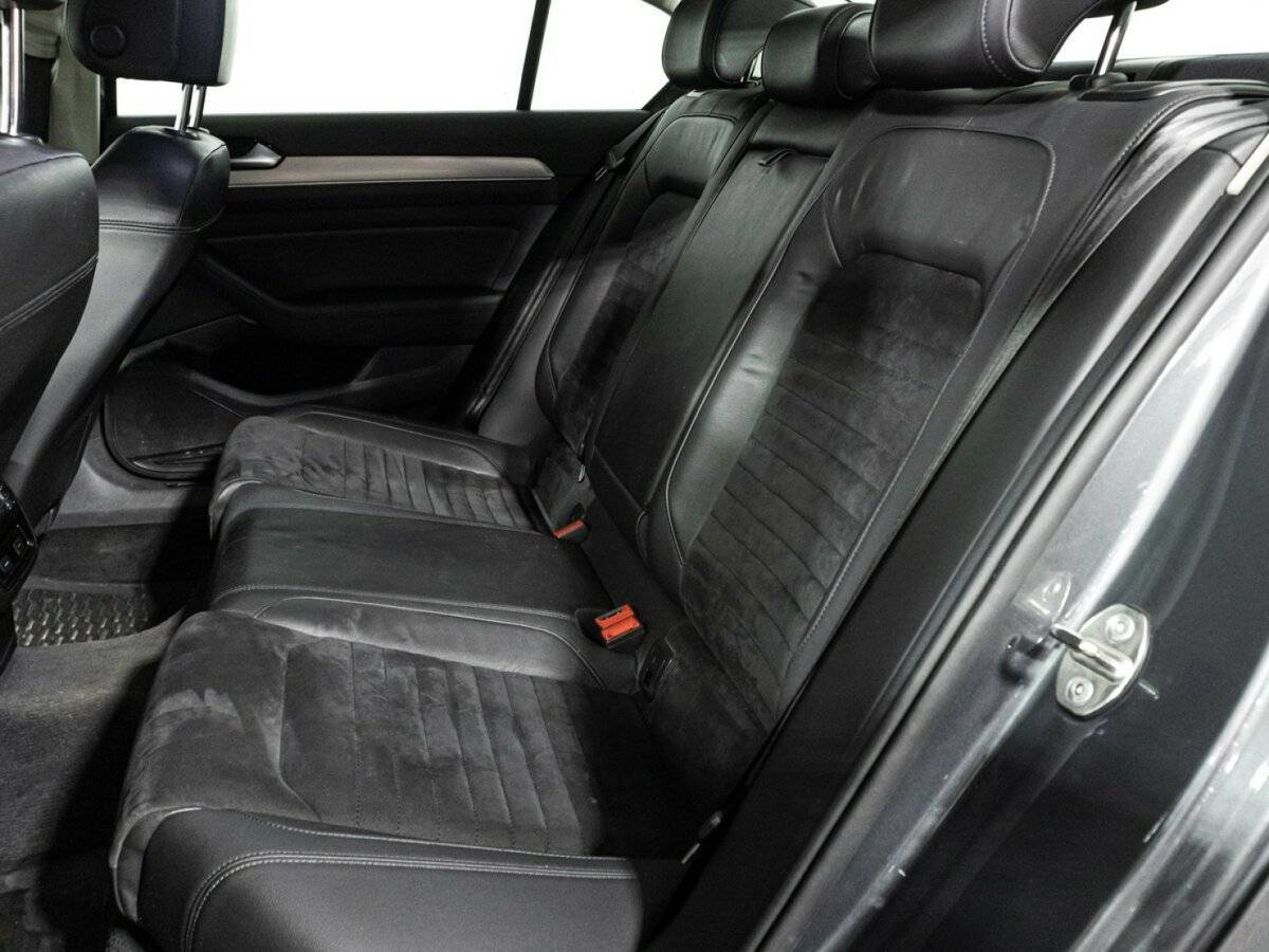 Volkswagen Passat б/у, 2017, Роботизированная. Фото: #9