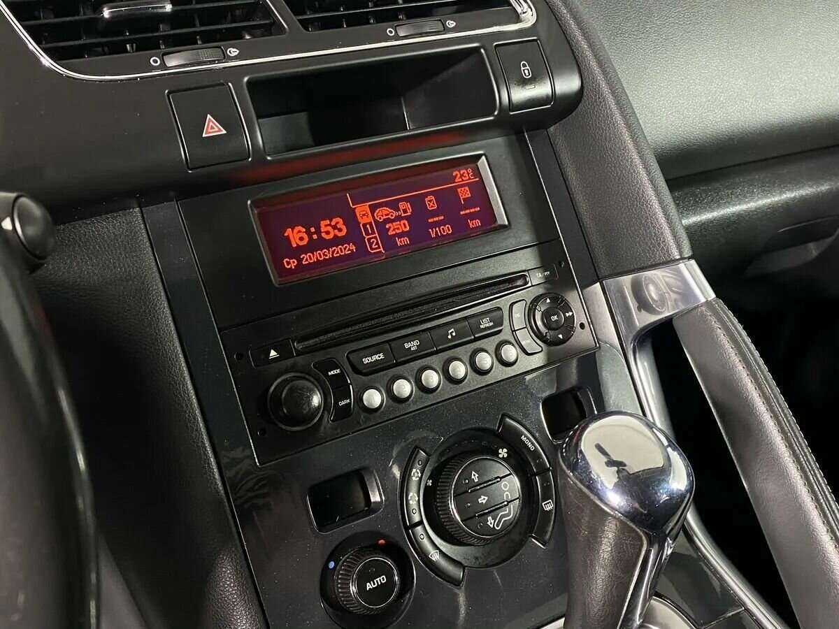 Peugeot 3008 б/у, 2012, Автоматическая. Фото: #10