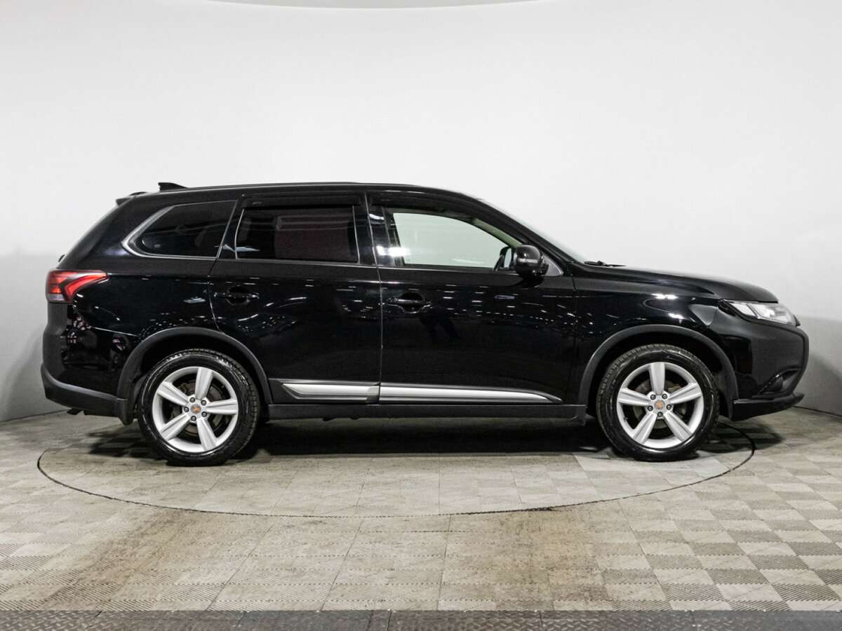 Mitsubishi Outlander б/у, 2017, Вариатор. Фото: #3