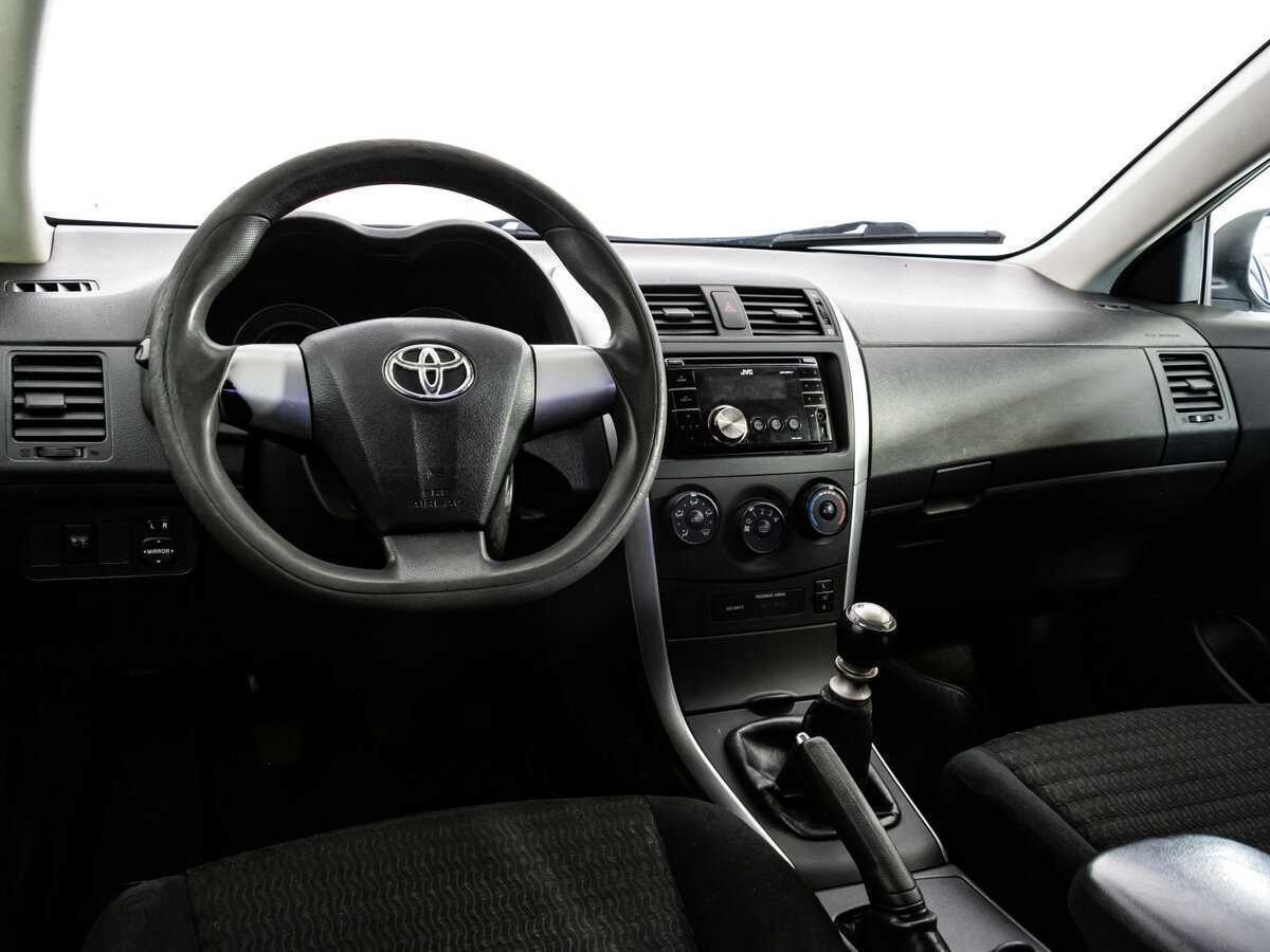 Toyota Corolla б/у, 2012, Механическая. Фото: #8