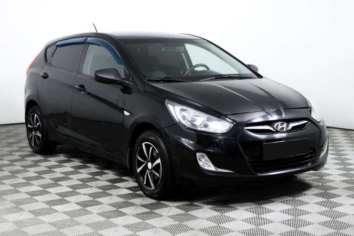 Hyundai Solaris б/у, 2012, Автоматическая. Фото: #2