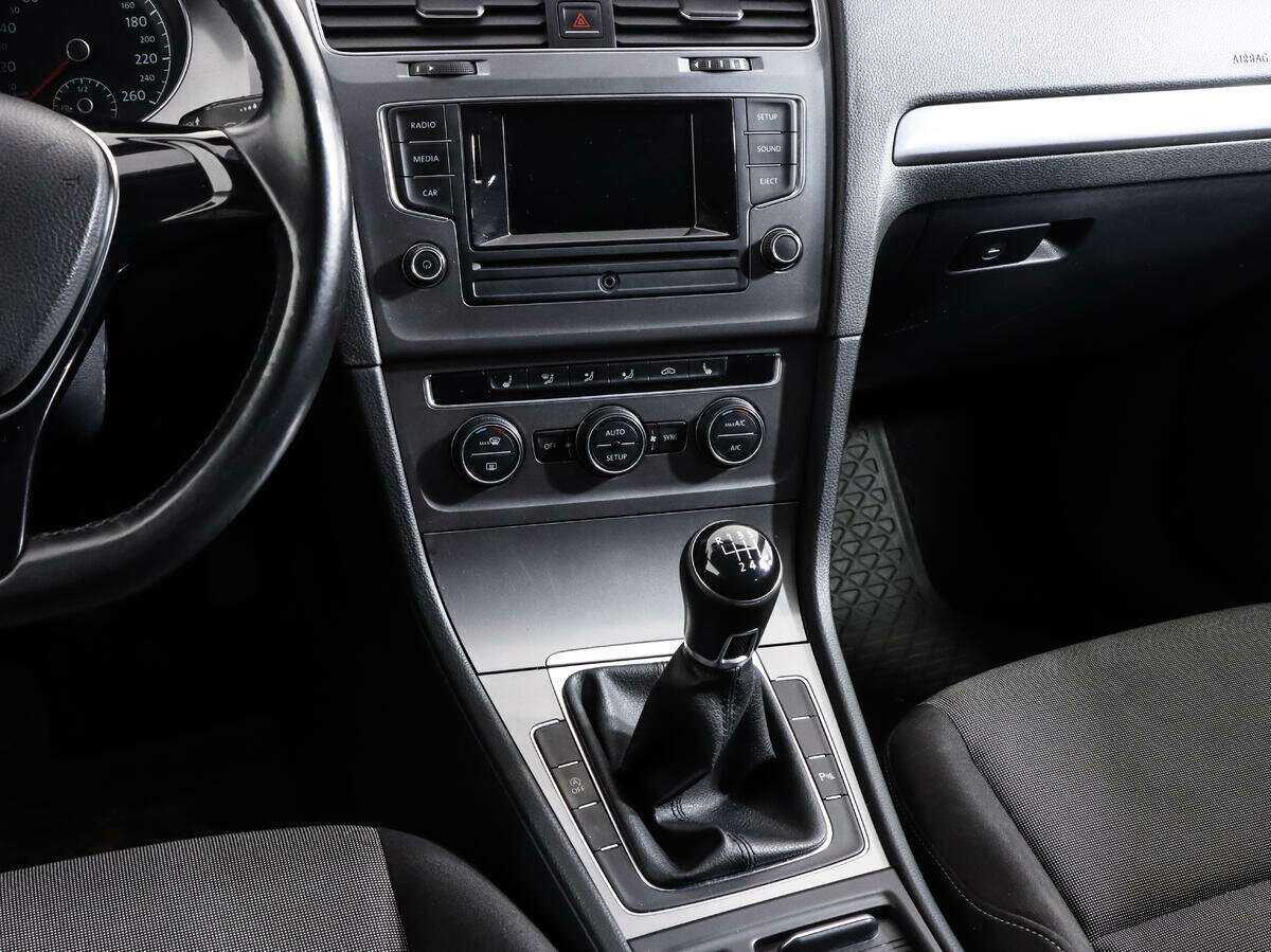 Volkswagen Golf б/у, 2013, Механическая. Фото: #9