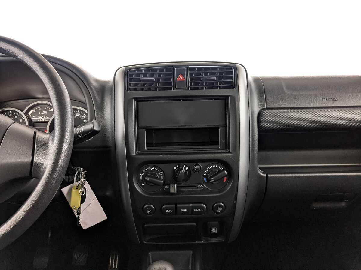 Suzuki Jimny б/у, 2017, Механическая. Фото: #11