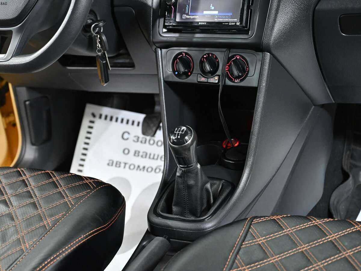 Volkswagen Polo б/у, 2017, Механическая. Фото: #8