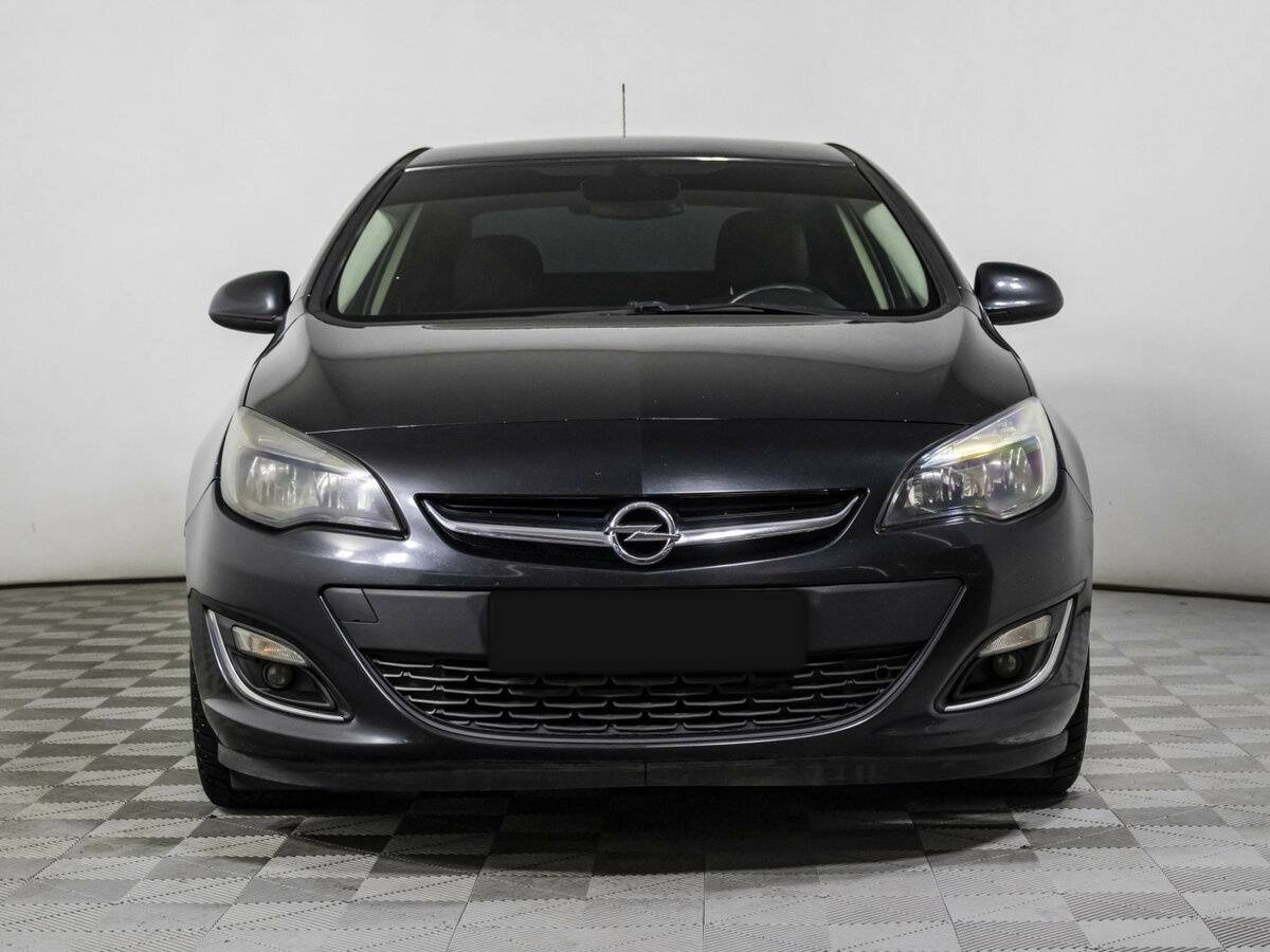 Opel Astra б/у, 2013, Механическая. Фото: #1
