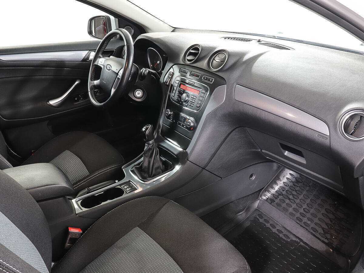 Ford Mondeo б/у, 2013, Механическая. Фото: #8