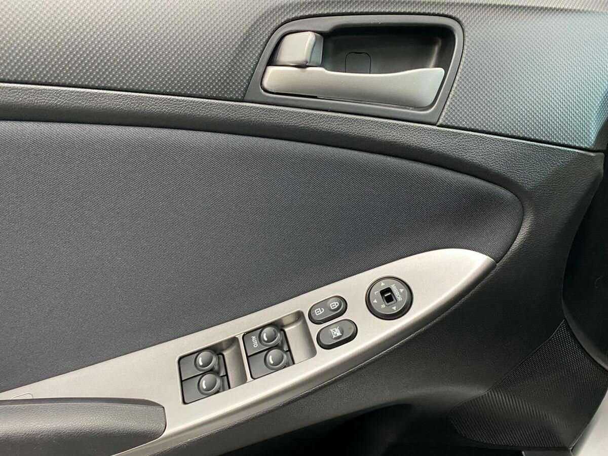 Hyundai Solaris б/у, 2015, Автоматическая. Фото: #15