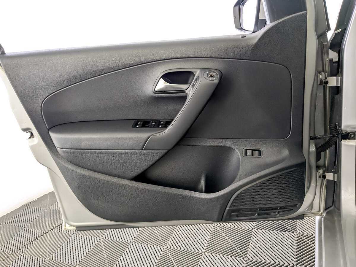 Volkswagen Polo б/у, 2019, Автоматическая. Фото: #18