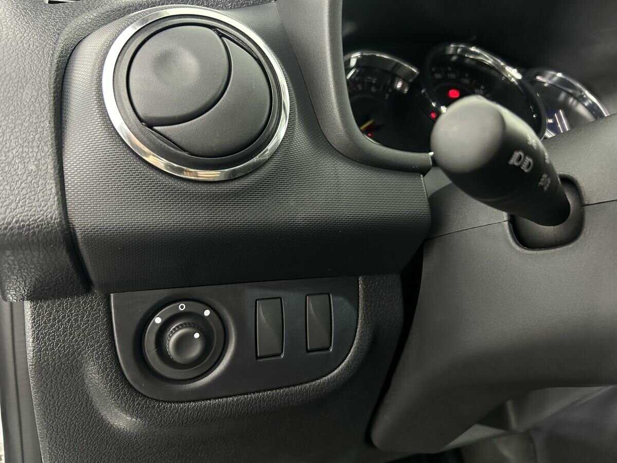 Renault Sandero б/у, 2021, Механическая. Фото: #8