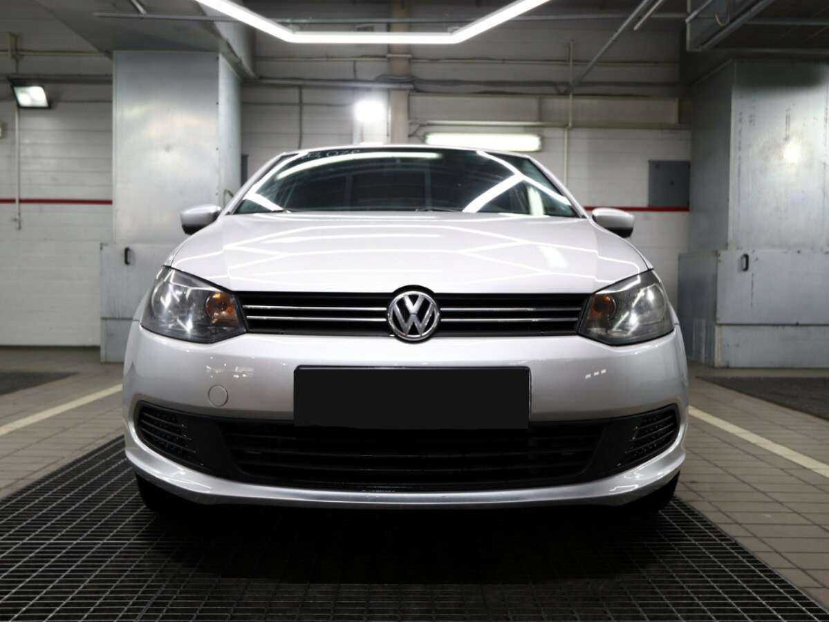 Volkswagen Polo б/у, 2012, Механическая. Фото: #2