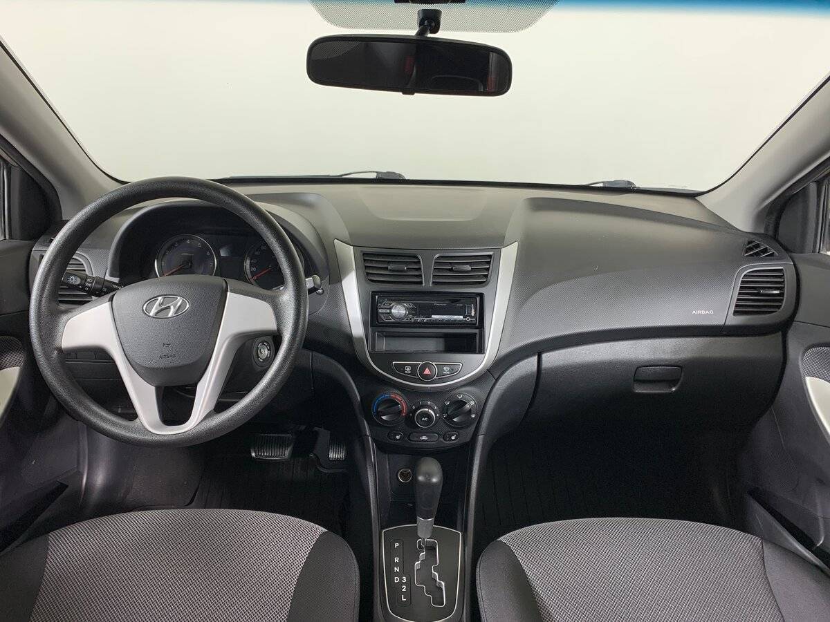 Hyundai Solaris б/у, 2012, Автоматическая. Фото: #11