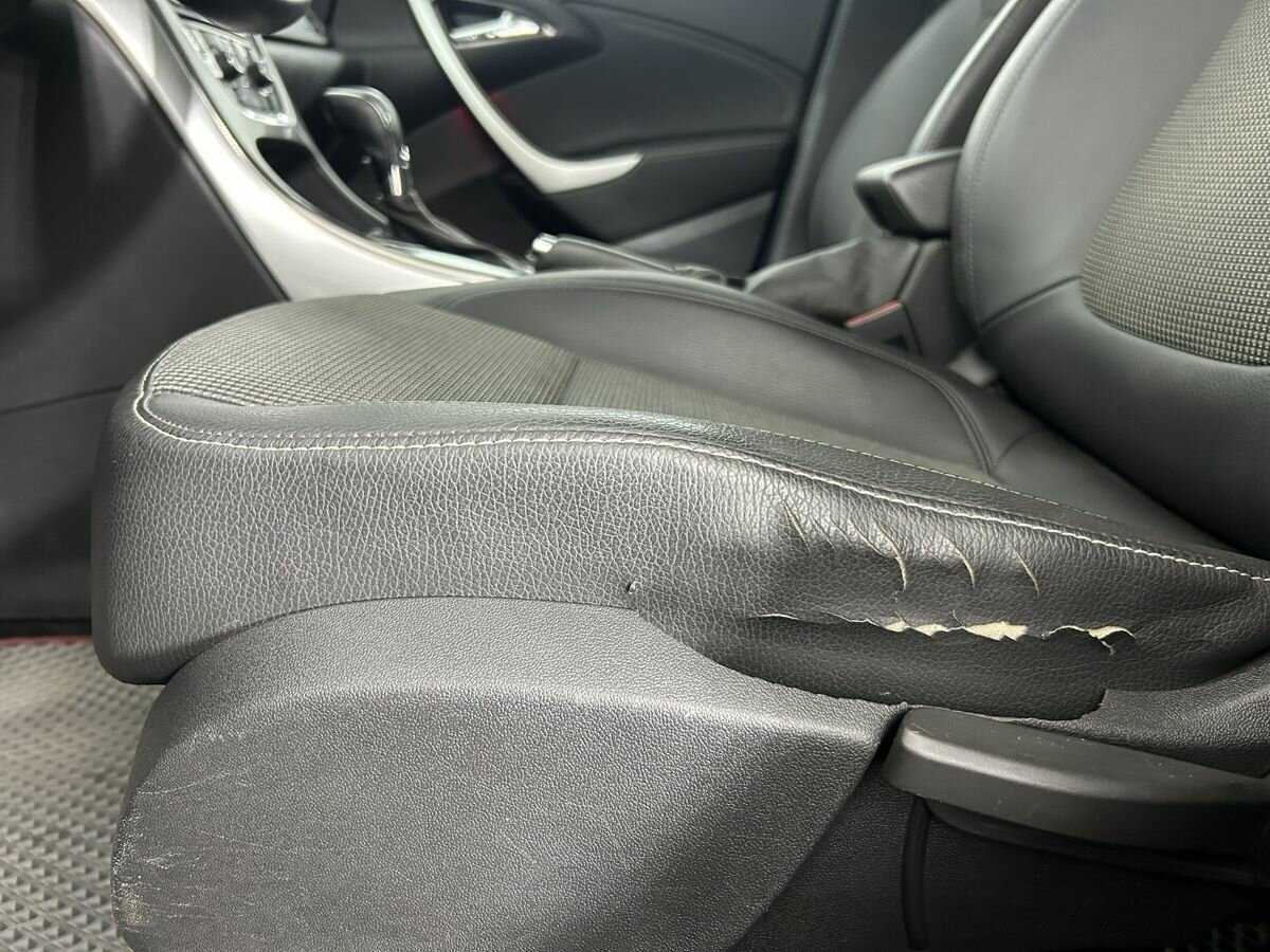 Opel Astra б/у, 2012, Автоматическая. Фото: #9