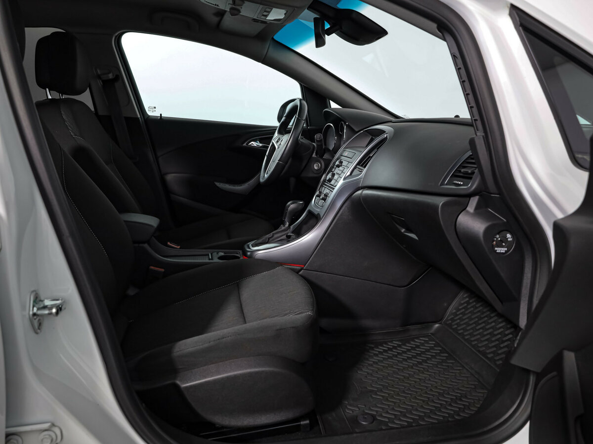 Opel Astra б/у, 2014, Автоматическая. Фото: #17