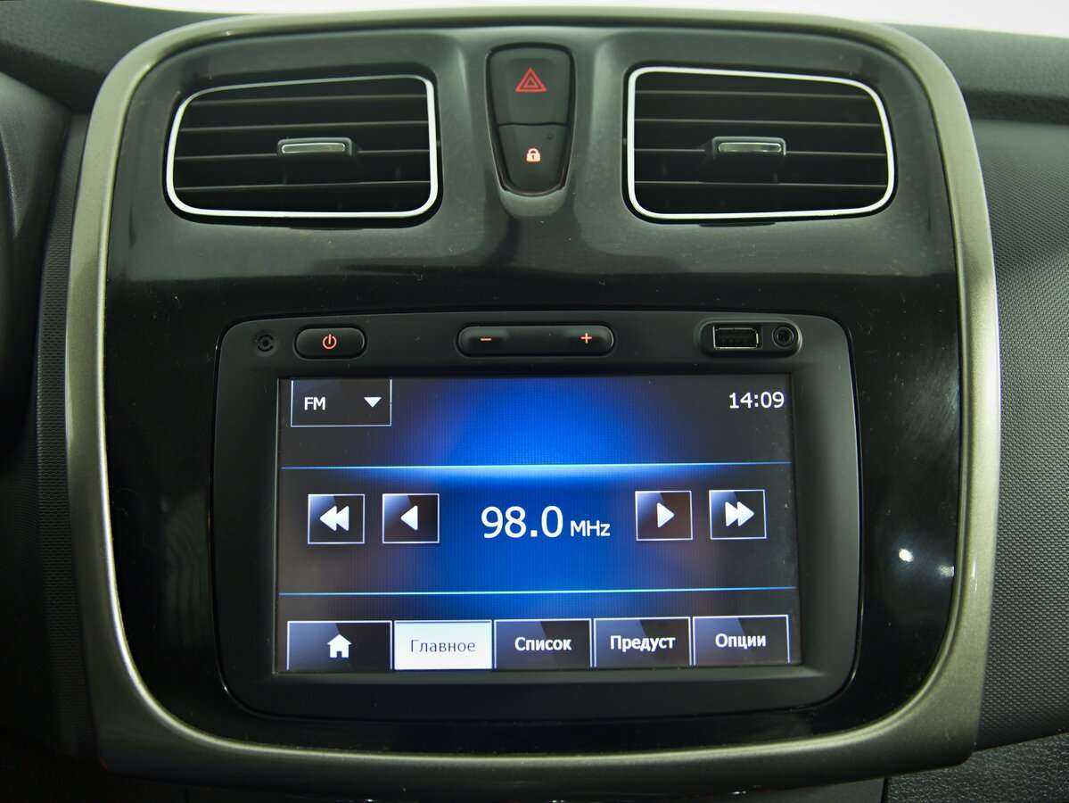 Renault Logan б/у, 2015, Автоматическая. Фото: #11