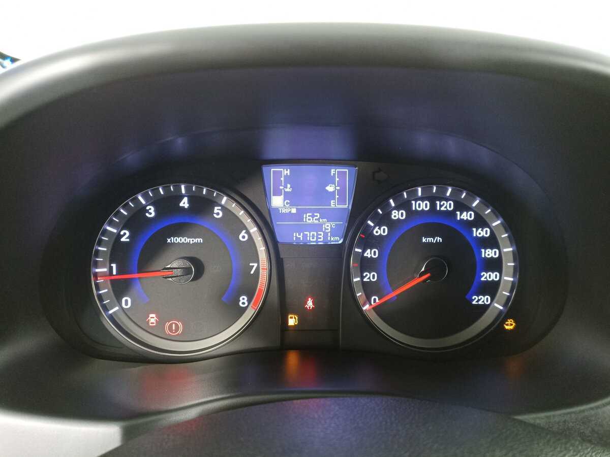 Hyundai Solaris б/у, 2015, Механическая. Фото: #12