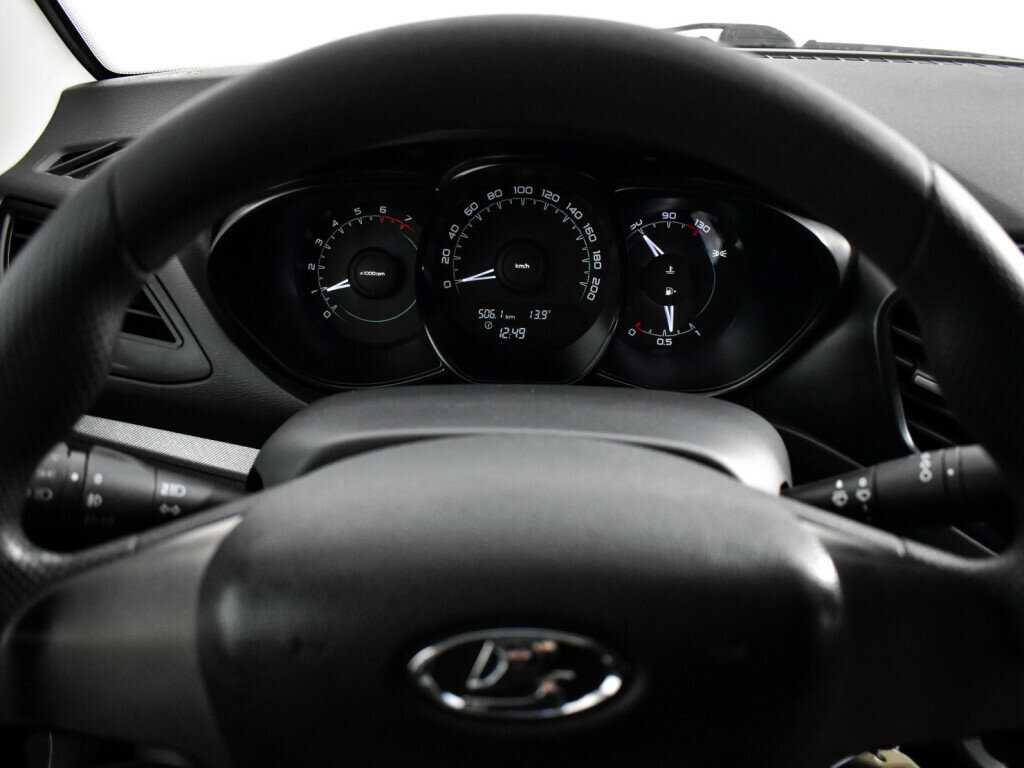 Lada (ВАЗ) Vesta б/у, 2017, Механическая. Фото: #17