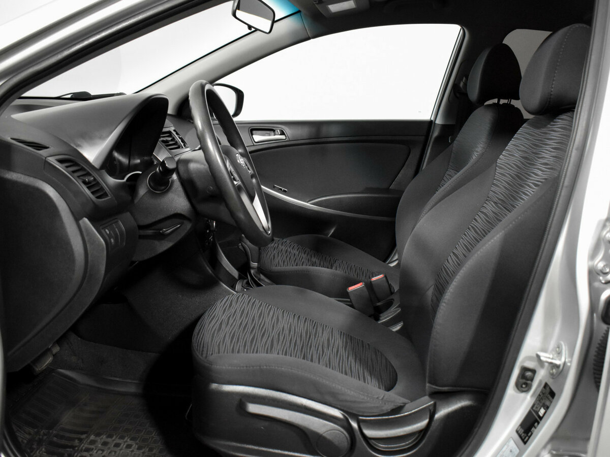 Hyundai Solaris б/у, 2015, Автоматическая. Фото: #9