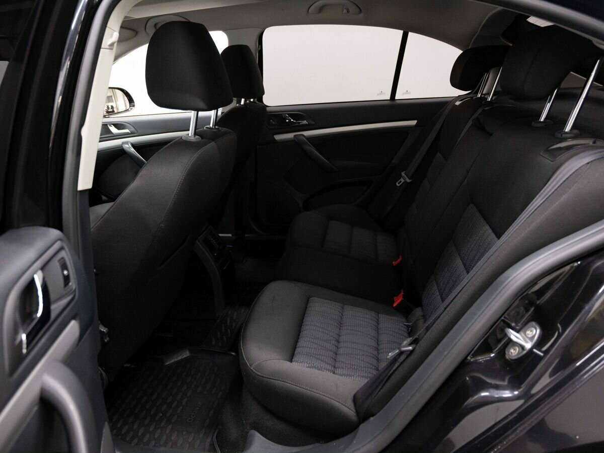 Skoda Octavia б/у, 2012, Механическая. Фото: #3