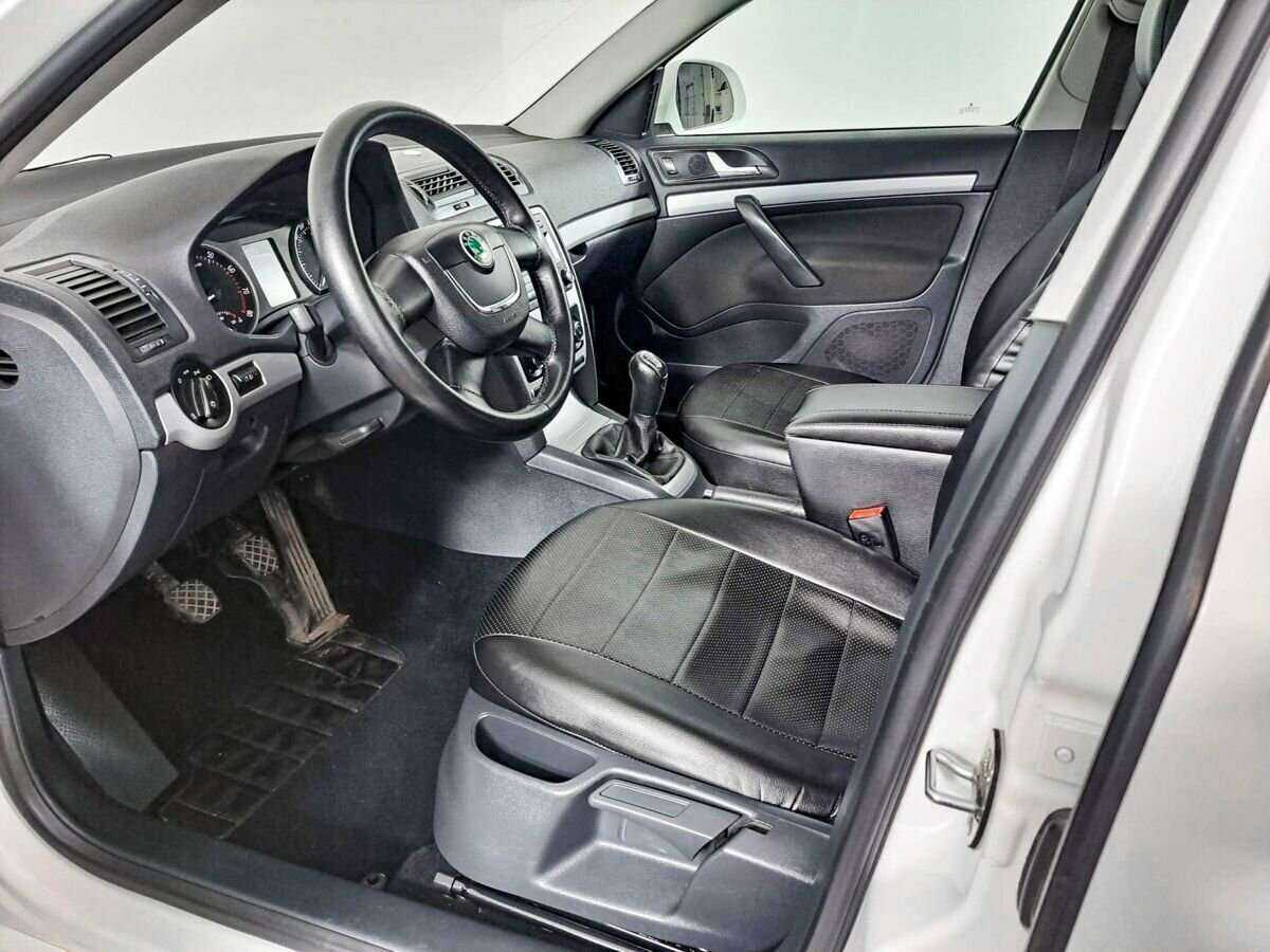 Skoda Octavia б/у, 2012, Механическая. Фото: #13