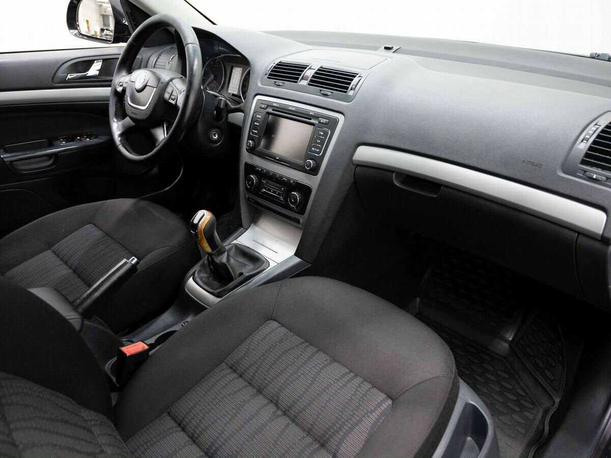 Skoda Octavia б/у, 2012, Механическая. Фото: #5