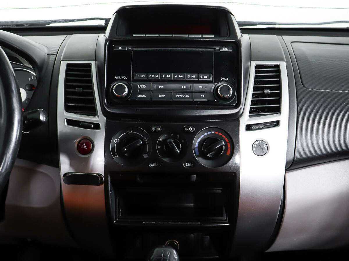 Mitsubishi Pajero Sport б/у, 2014, Механическая. Фото: #13