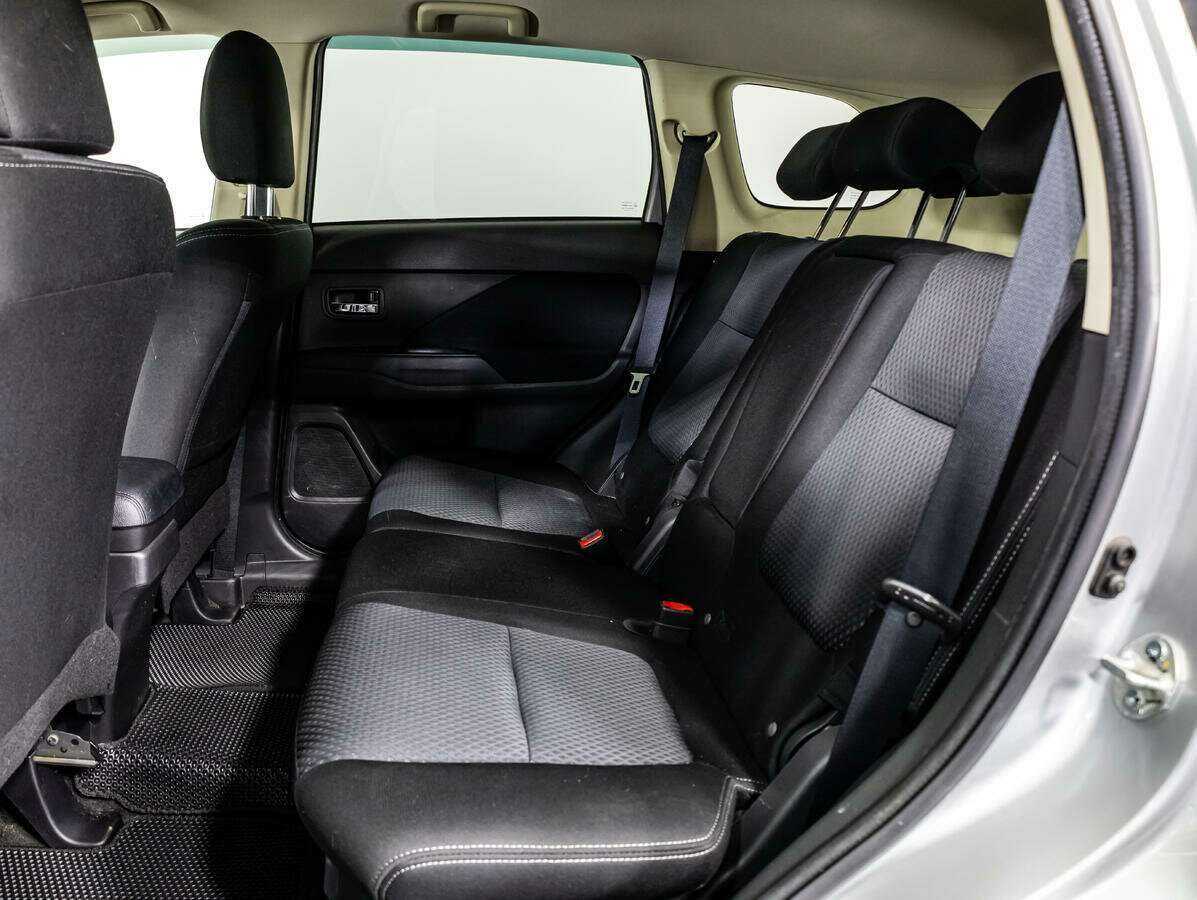 Mitsubishi Outlander б/у, 2018, Вариатор. Фото: #9