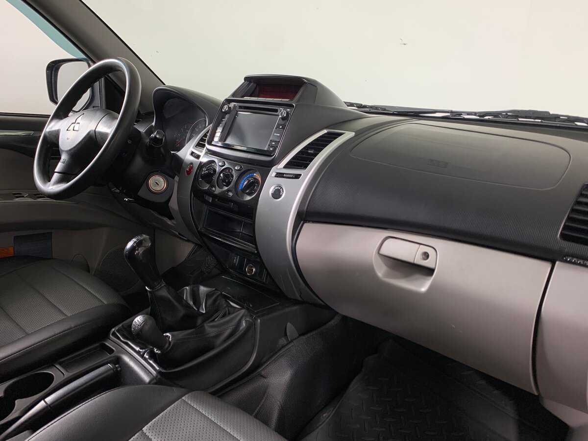Mitsubishi Pajero Sport б/у, 2014, Механическая. Фото: #13