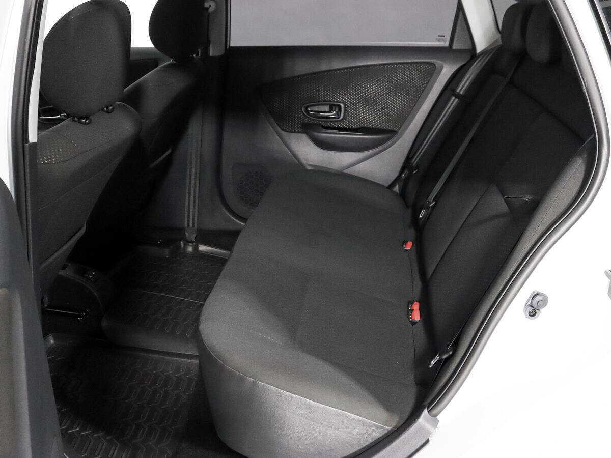 Nissan Almera б/у, 2015, Механическая. Фото: #7