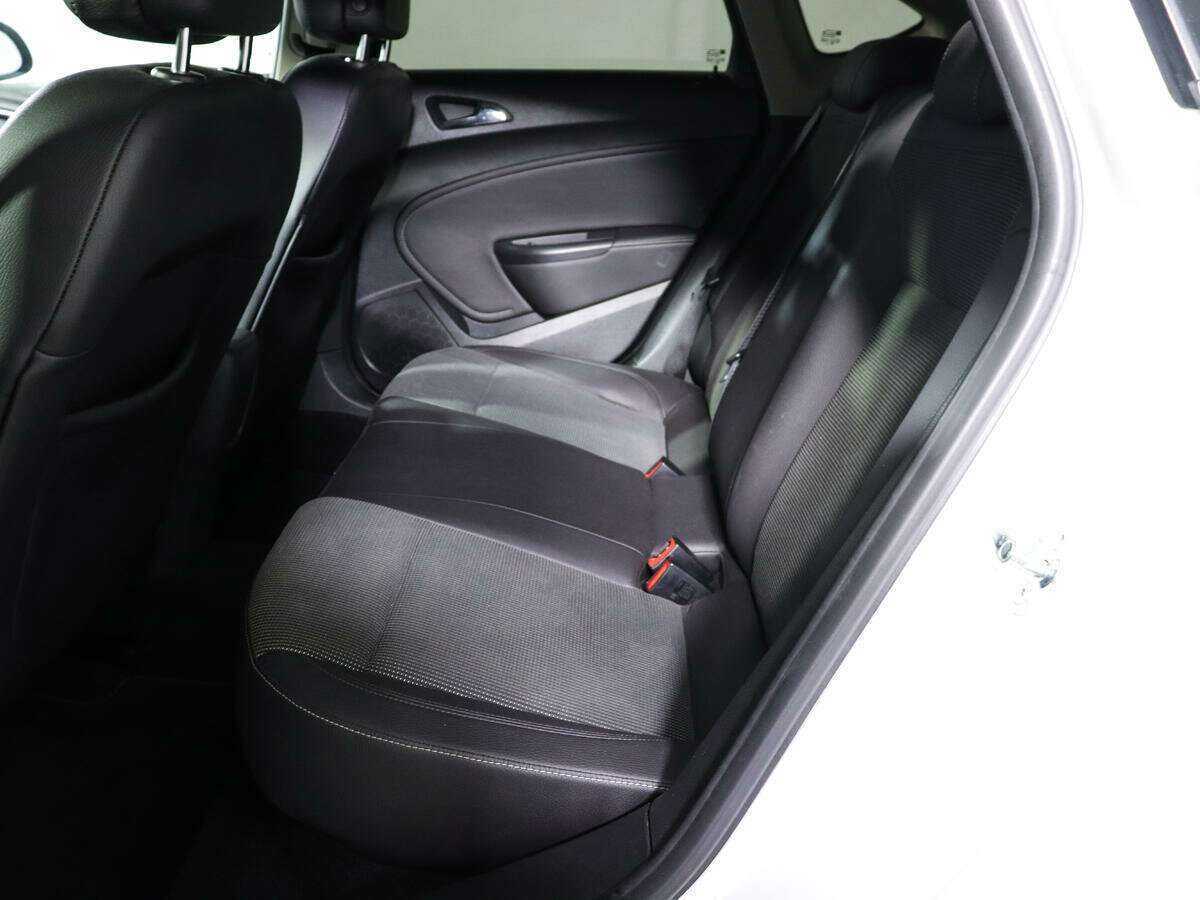 Opel Astra б/у, 2013, Автоматическая. Фото: #9