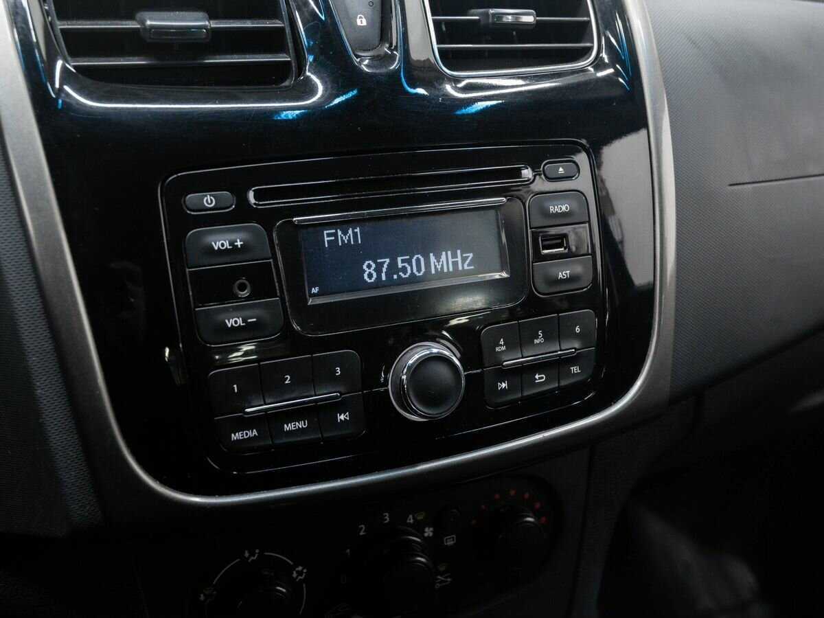 Renault Sandero б/у, 2016, Механическая. Фото: #15