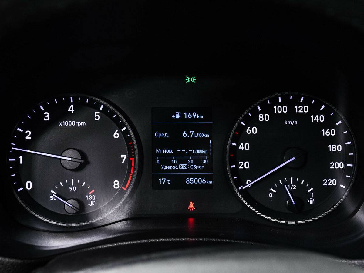 Hyundai Solaris б/у, 2018, Механическая. Фото: #9